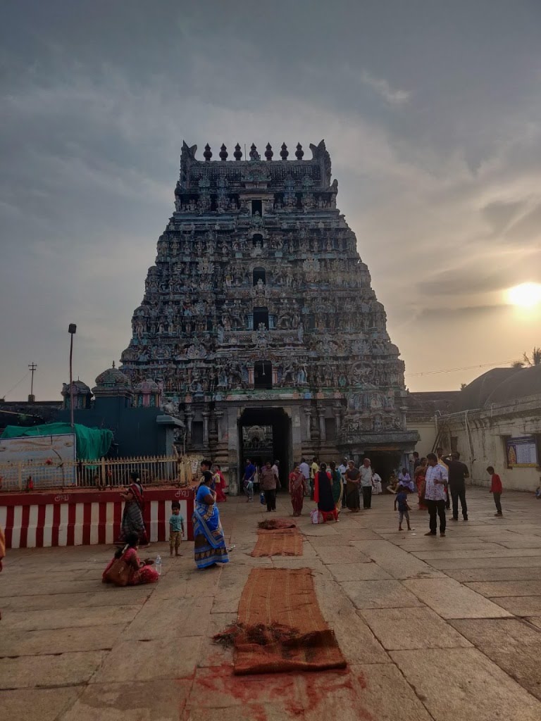 Sacred darshan at Vaitheeswaran Koil (Vaidyanathar Temple)