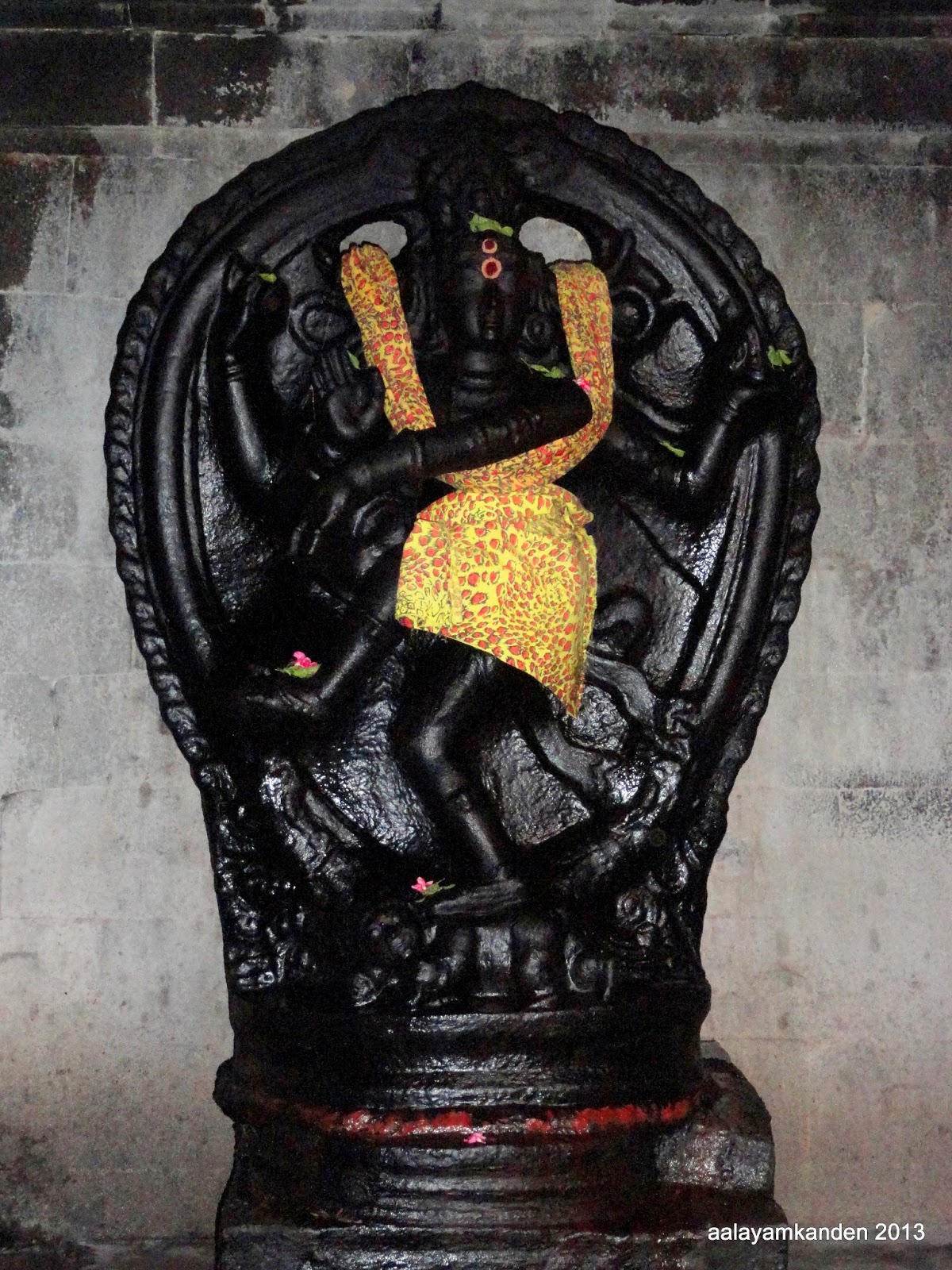 Sacred darshan at Sri Suddha Ratneswaraalayam